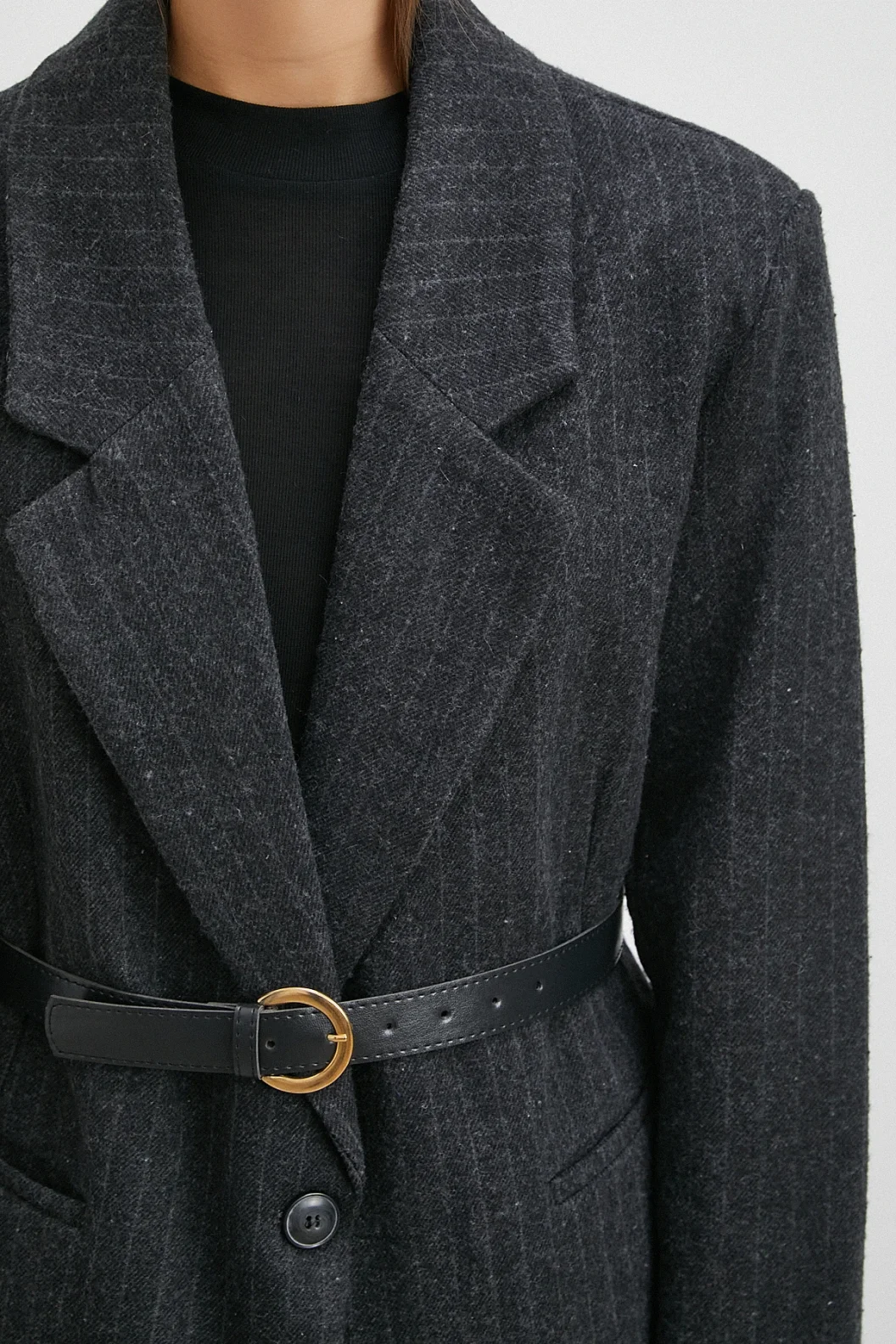 Çizgi Detaylı Kemerli Kaşe Ceket Siyah