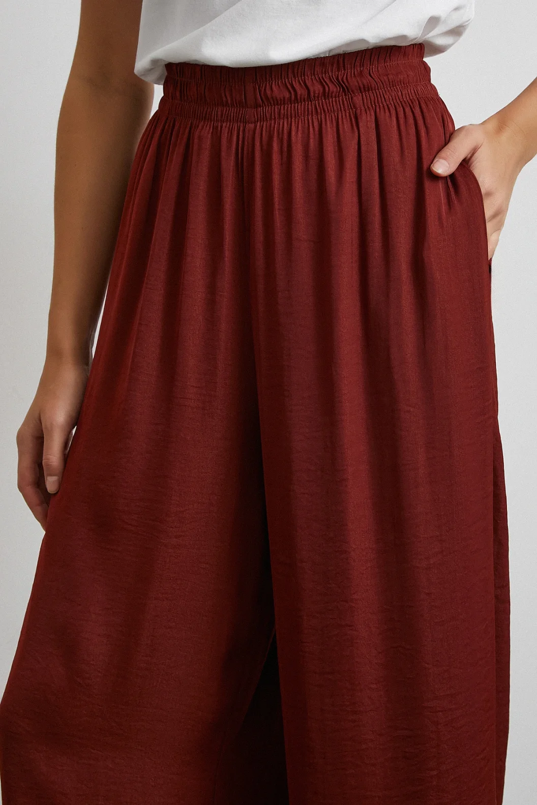 Beli Lastikli Dökümlü Geniş Paça Pantolon Kahve