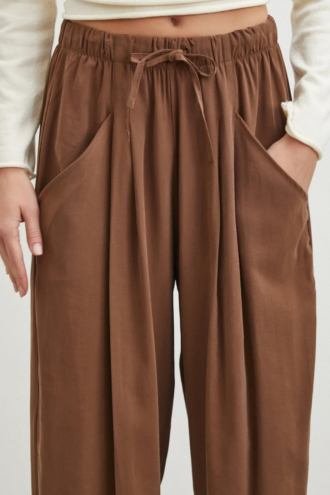 Bağcıklı Beli Lastikli Pileli Pantolon Kahve