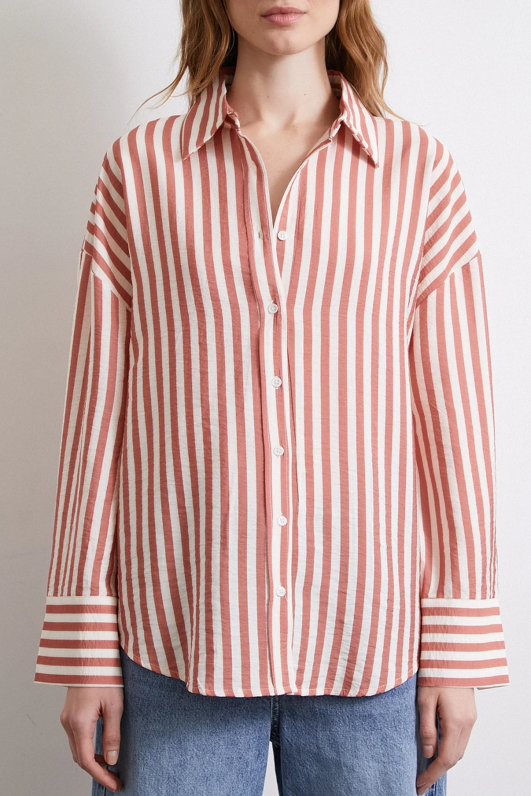 Gestreiftes T-Shirt Lehm