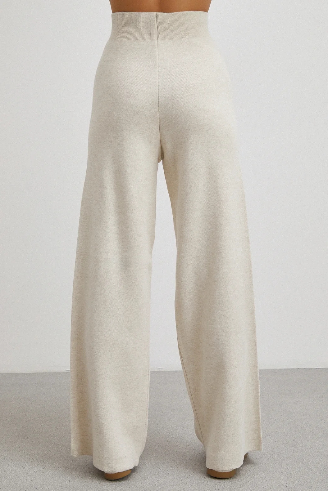 Eteği Çapraz Pantolonlu Bisiklet Yaka Takım Ekru