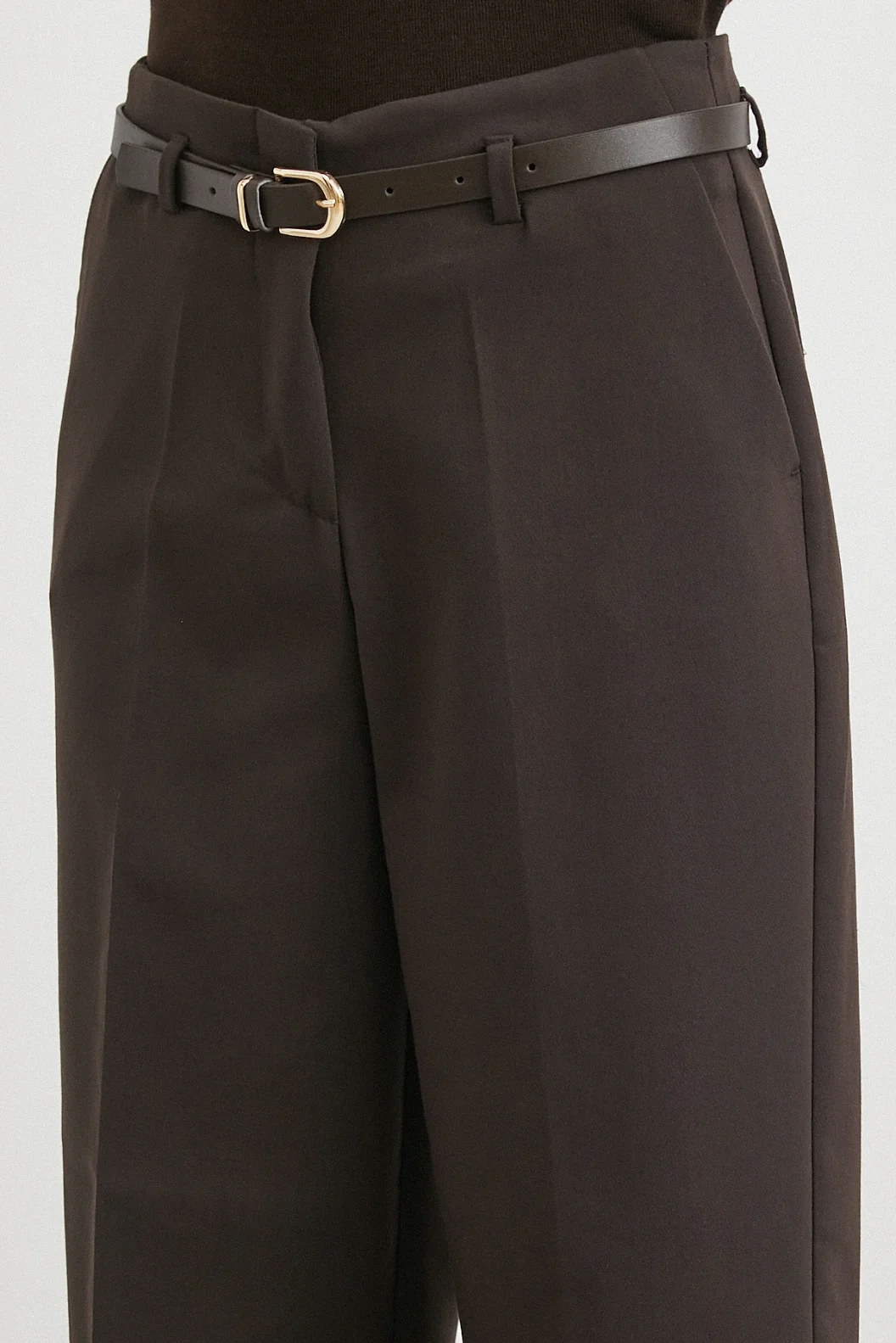 Yüksek Bel Paça Detaylı Kemerli Pantolon Kahve