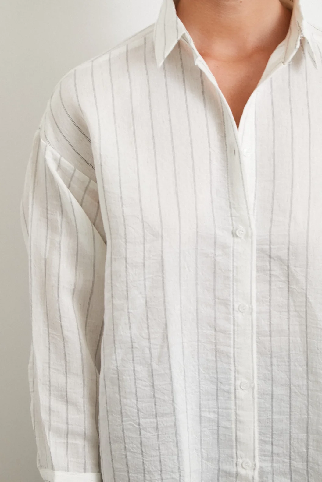 قميص مخطط قطني أبيض