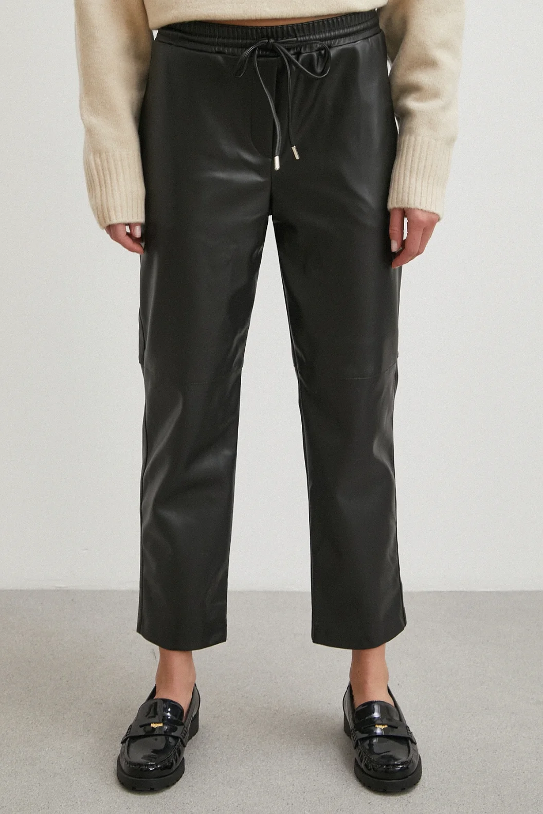 Kemerli Lastikli Deri Pantolon Siyah