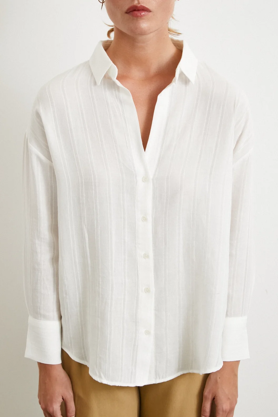 قميص قطني مخطط أبيض