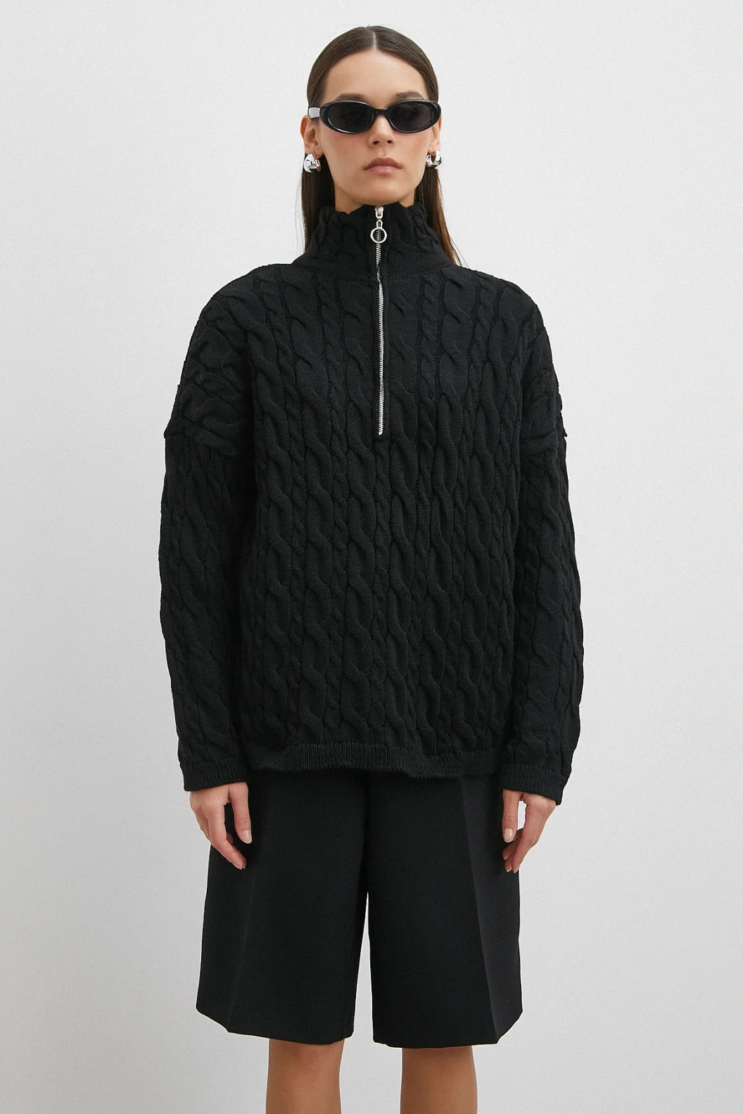 Saç Örgülü Yarım Fermuarlı Kazak Siyah