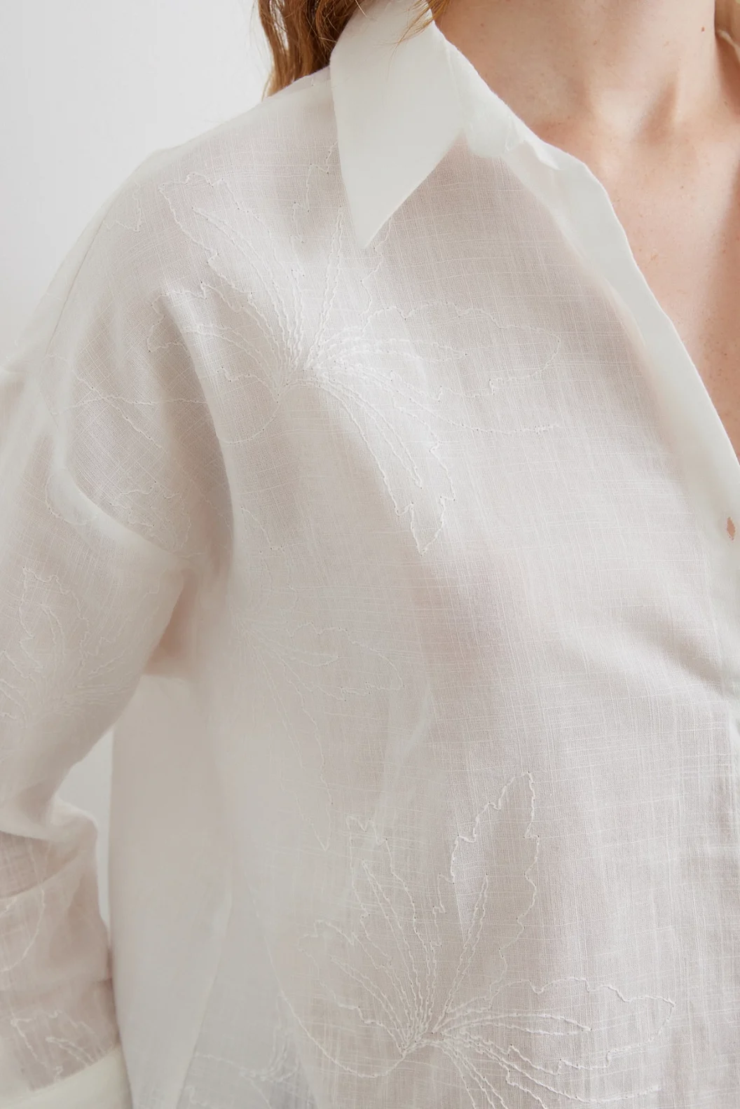 Nakış Detaylı Gömlek Beyaz