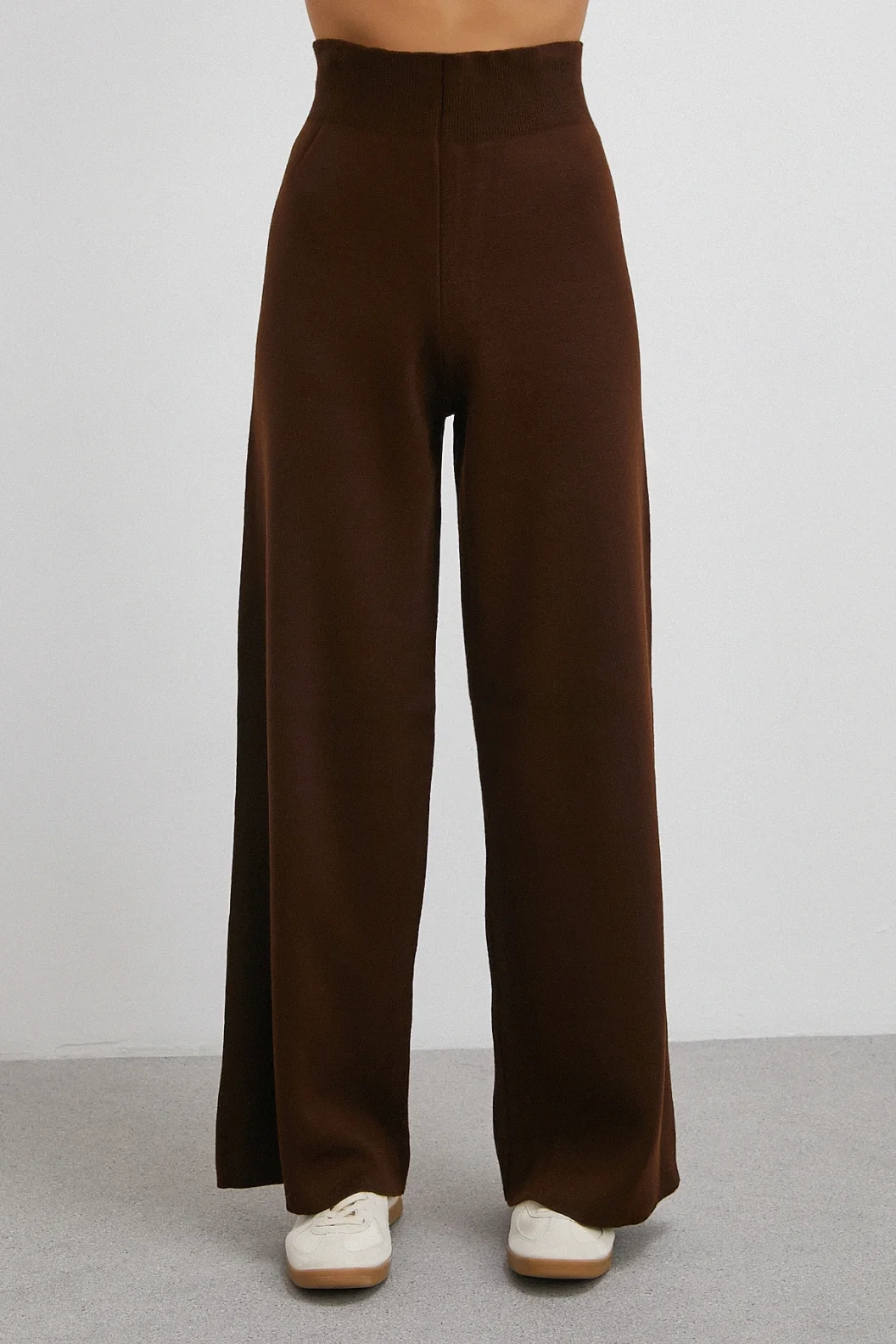 Eteği Çapraz Pantolonlu Bisiklet Yaka Takım Kahve