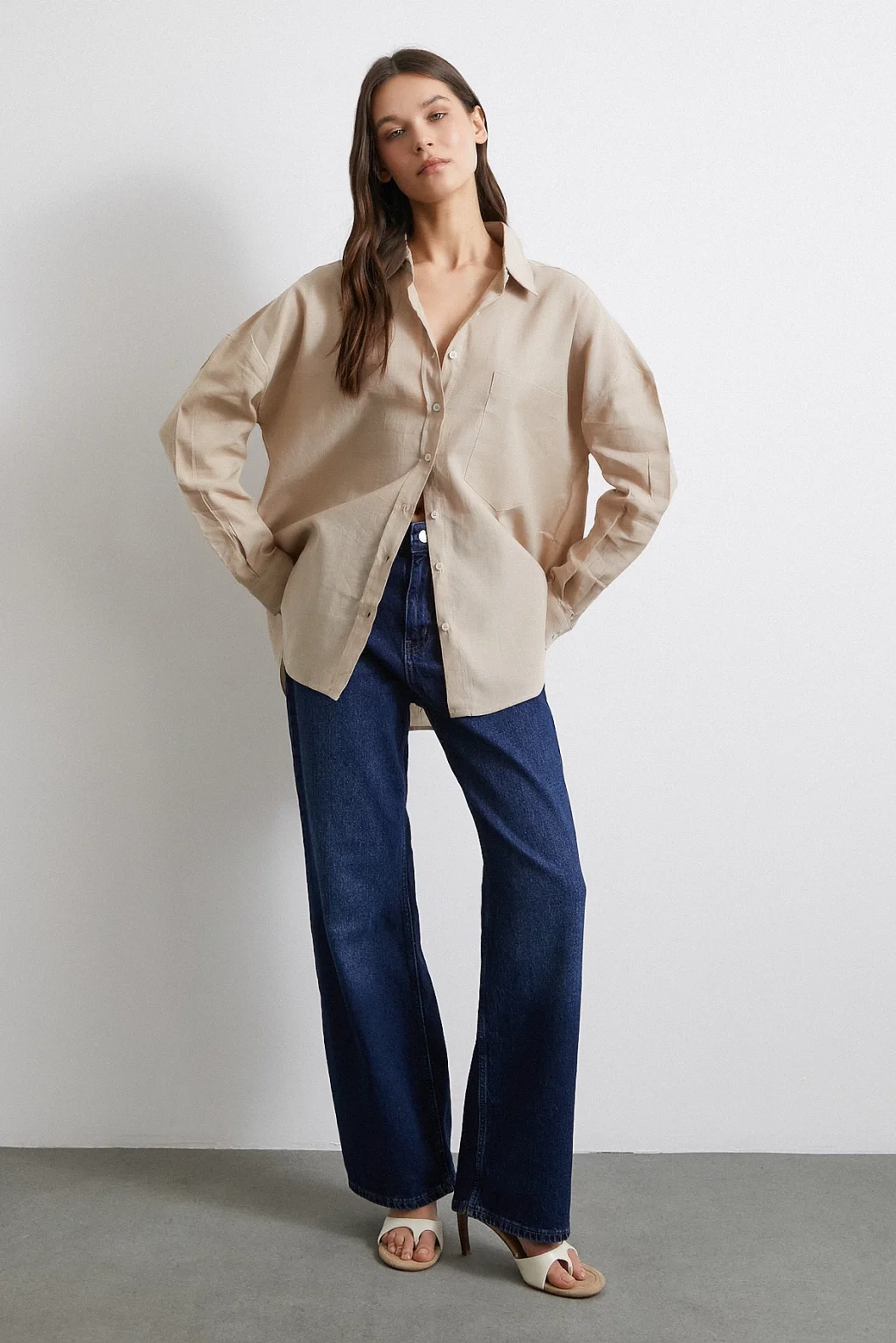 قميص الكتان الفضفاض النسيجي الفضي