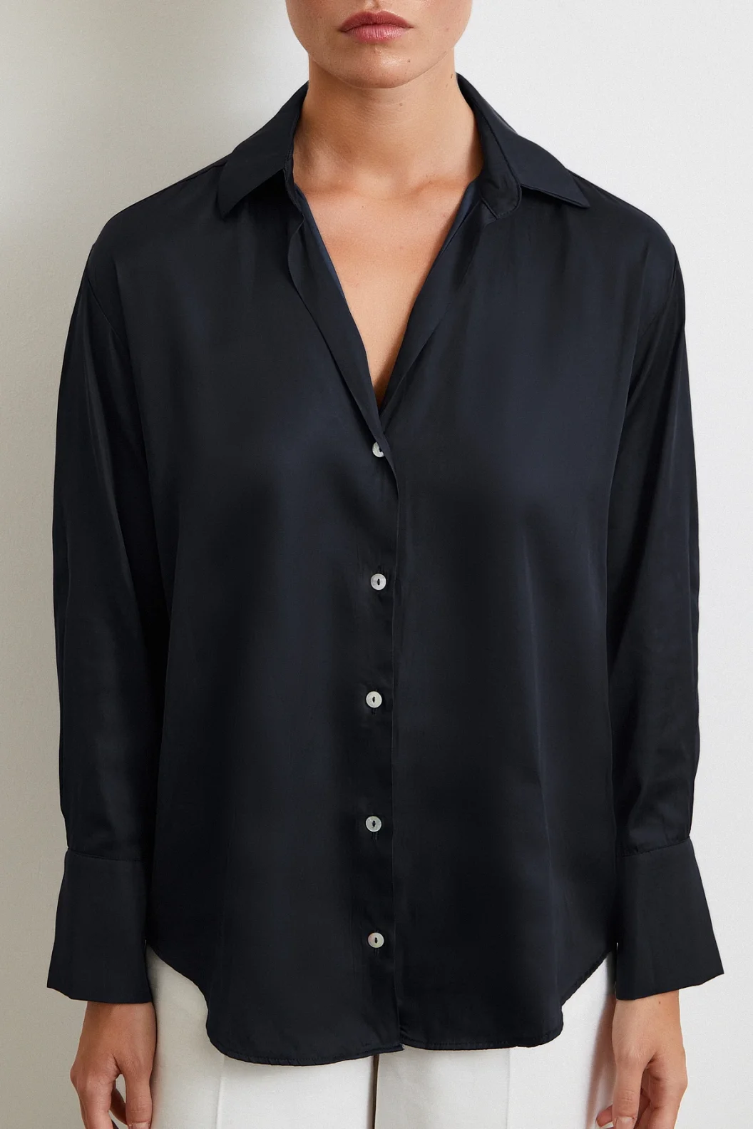 قميص بنقشة مائلة أسود