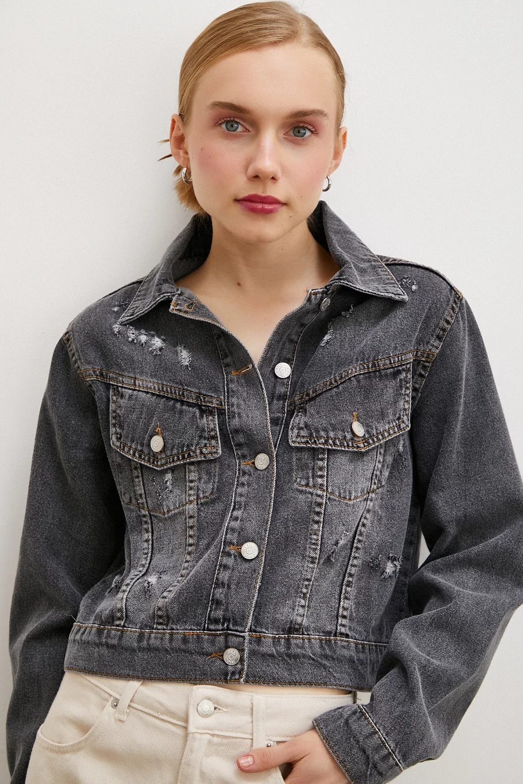 Embroidered Denim Jacket Anti-Rash