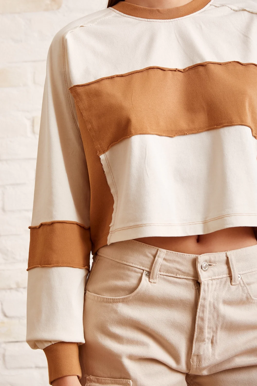 Zweifarbiger Oversize-Sweatshirt Weiß