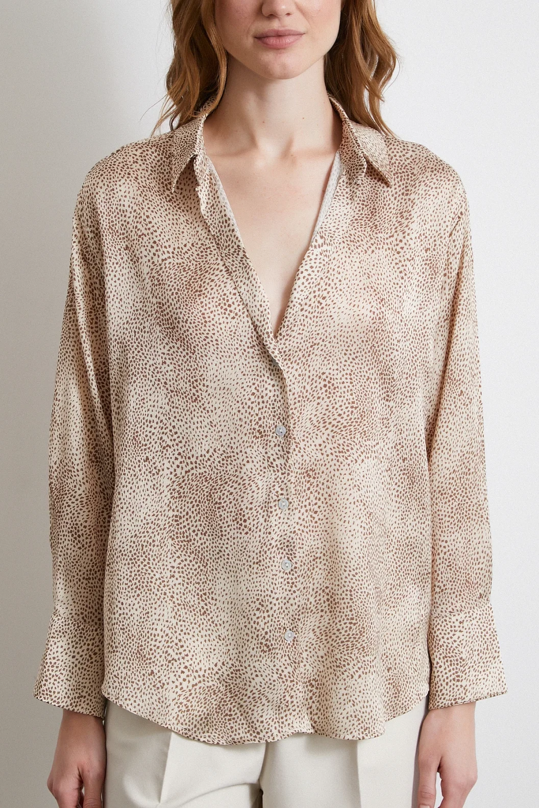 V-Neck Patterned Satin Shirt in Brown
