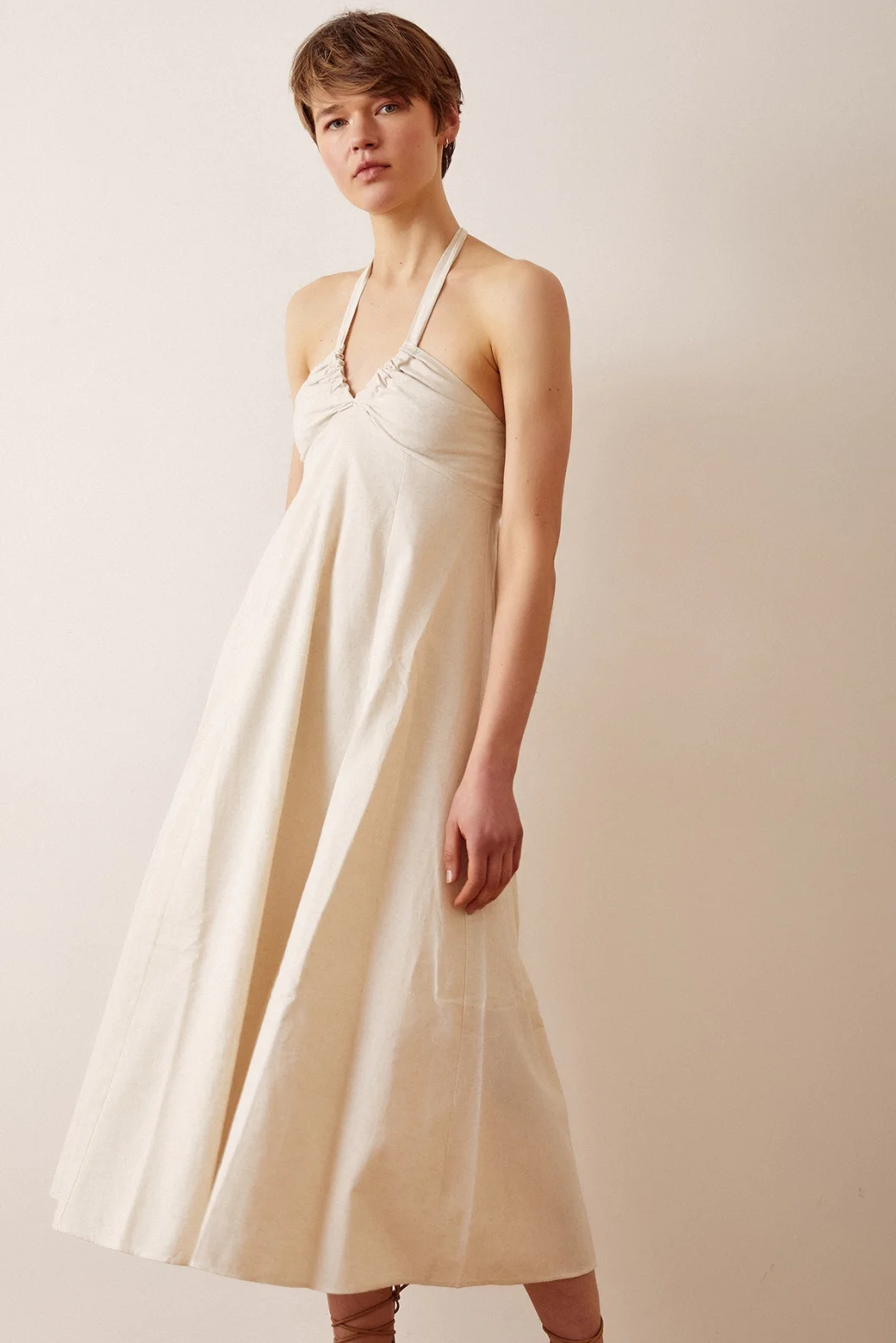 Rückenfreies Trägerkleid Creme