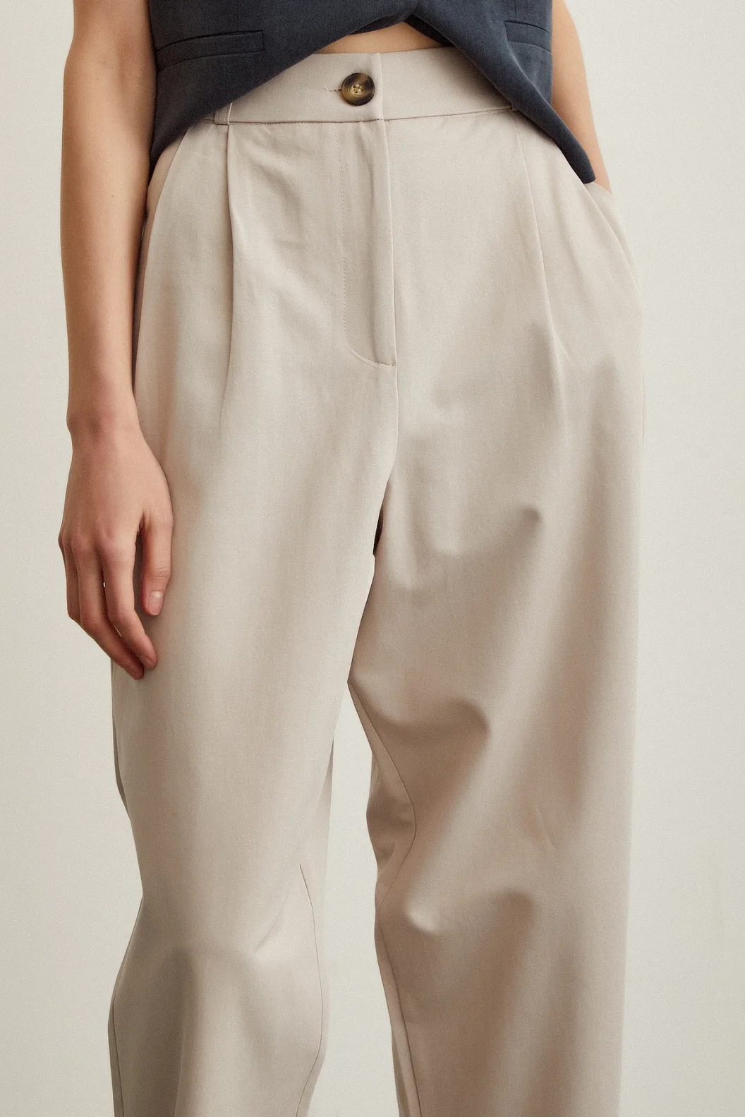 سروال مزدوج السحاب من الأمام