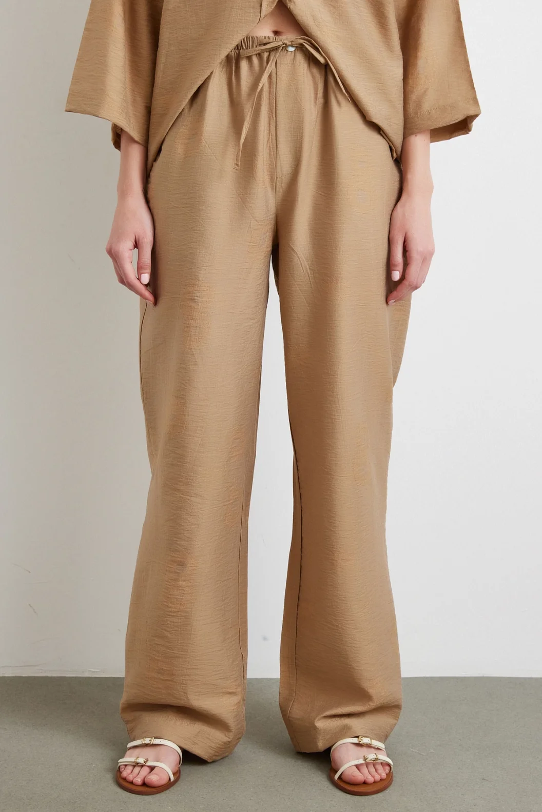 Arka Cepli Salaş Pantolon Kahve