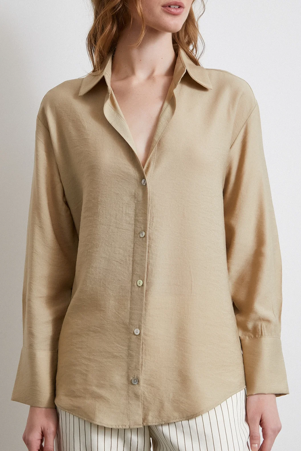 Feingewebte Satinbluse Beige