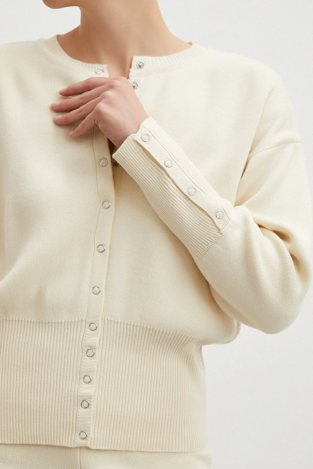 Çıtçıtlı Pantolonlu Triko Takım Ekru