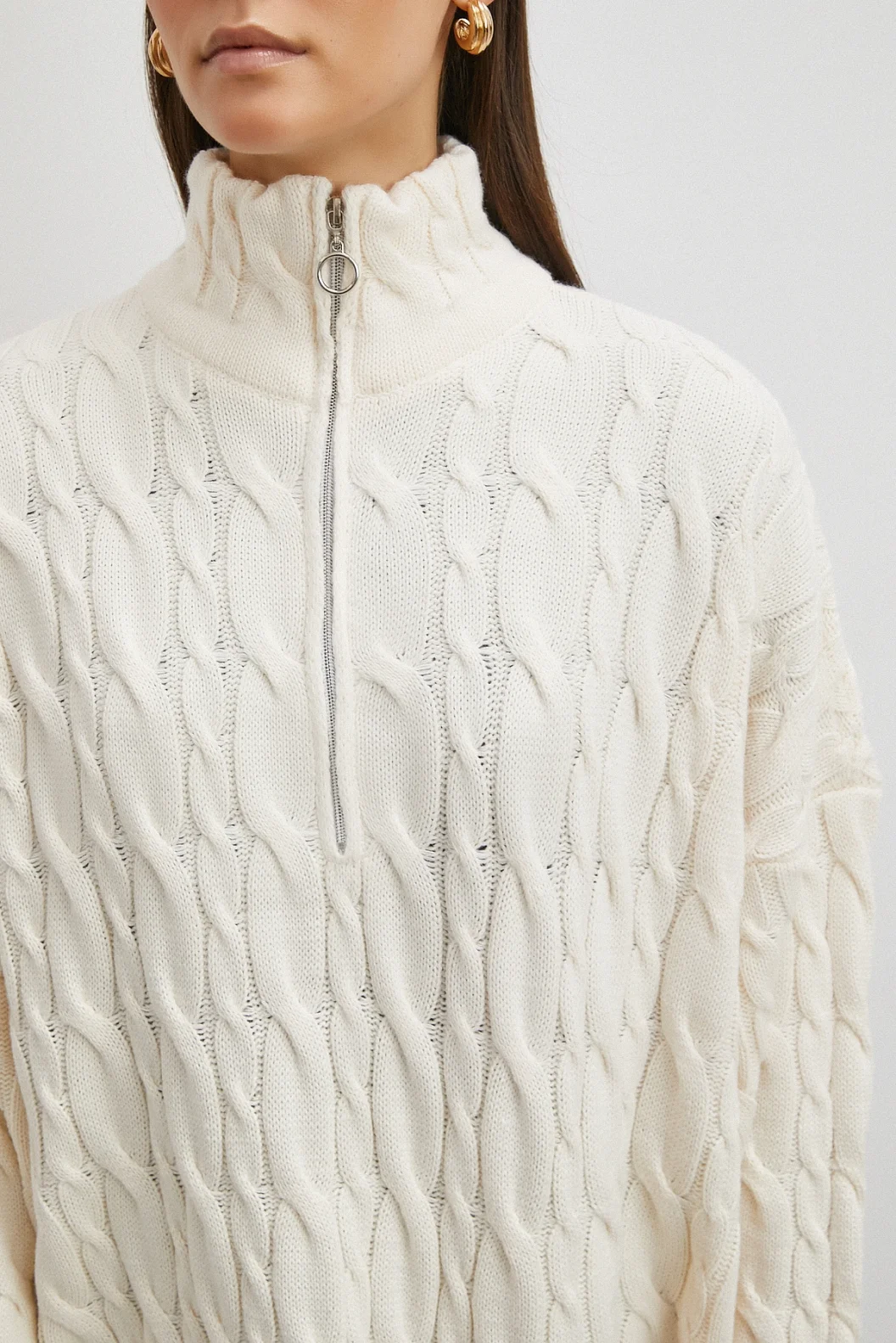 Saç Örgülü Yarım Fermuarlı Kazak Ekru