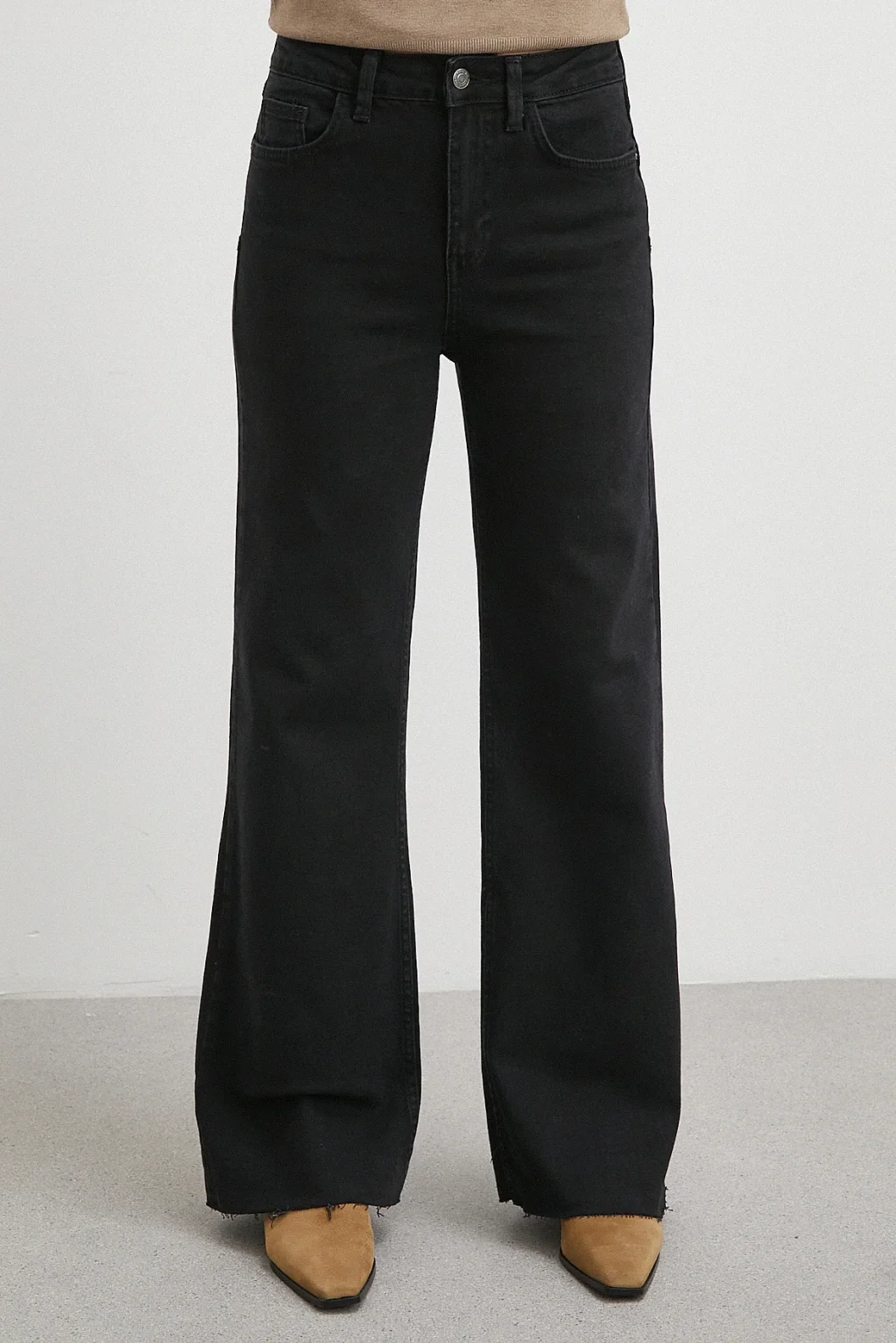 Push Up Kesik Geniş Paça Jean Siyah