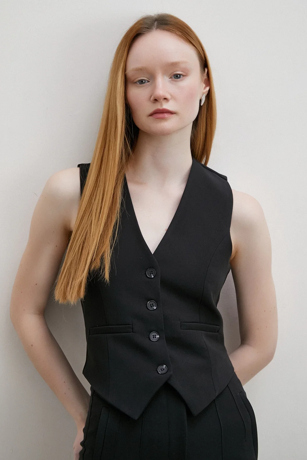 سترة بجيوب بطانة سوداء