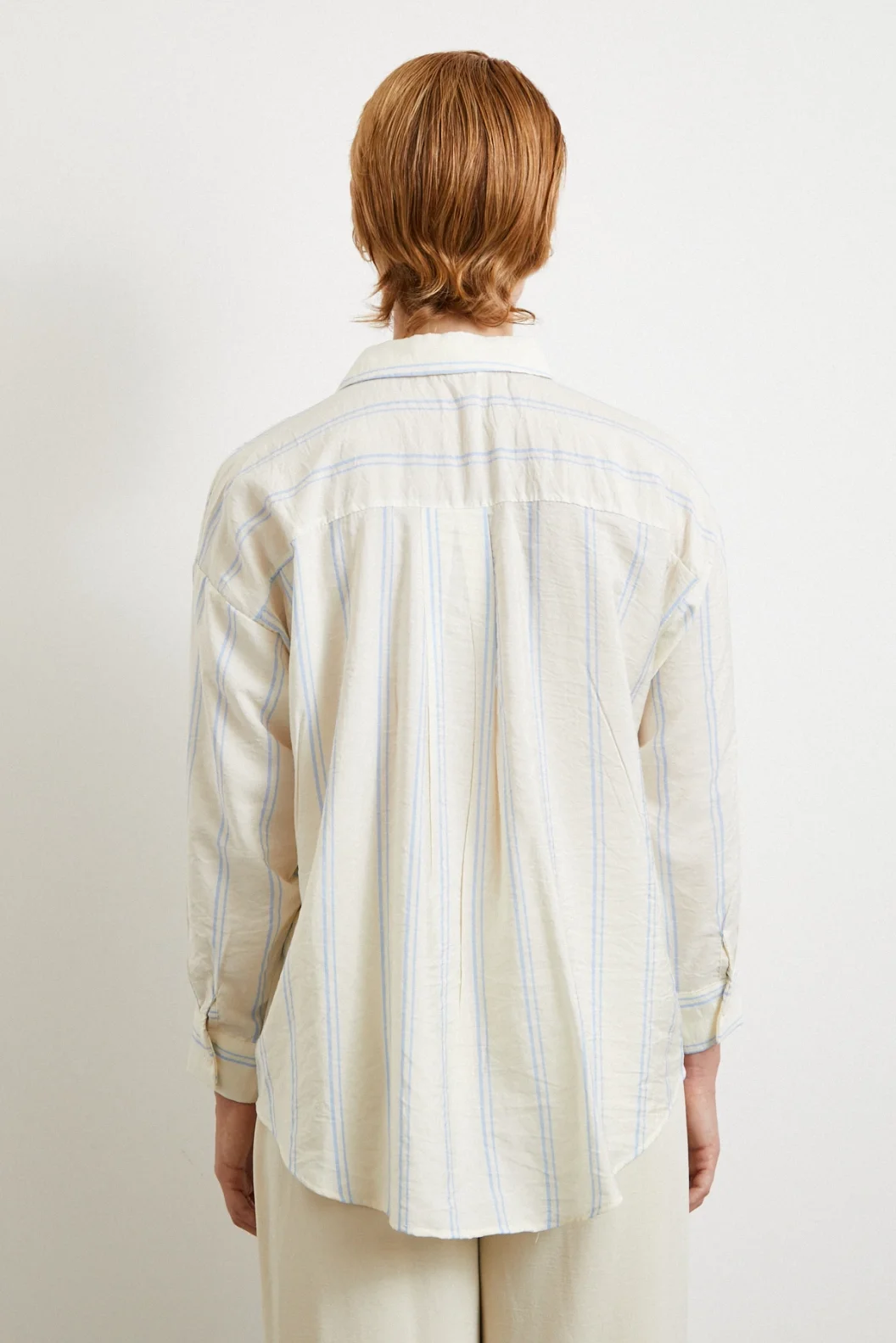 قميص بأزرار مودال مخطط باللون الأزرق