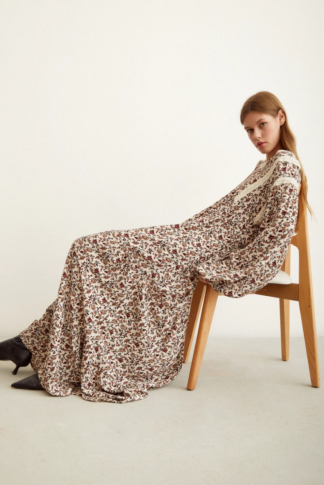 Embroidered Lace Dress Beige