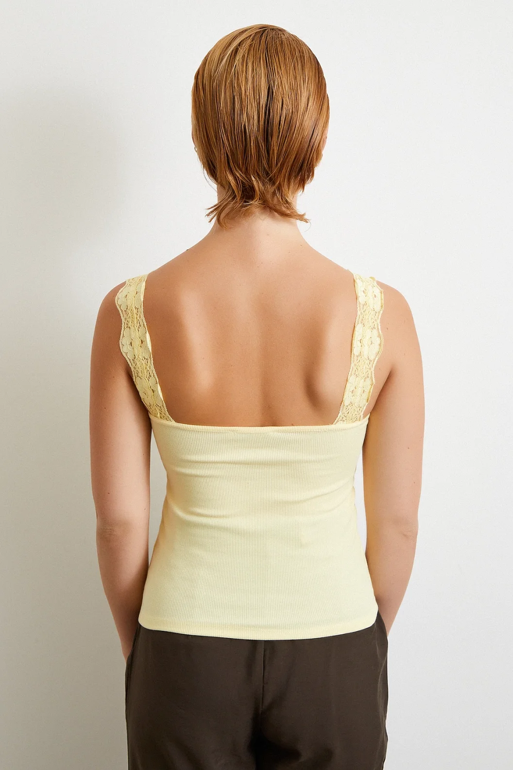 دانتيل سبيكة أعلى أصفر