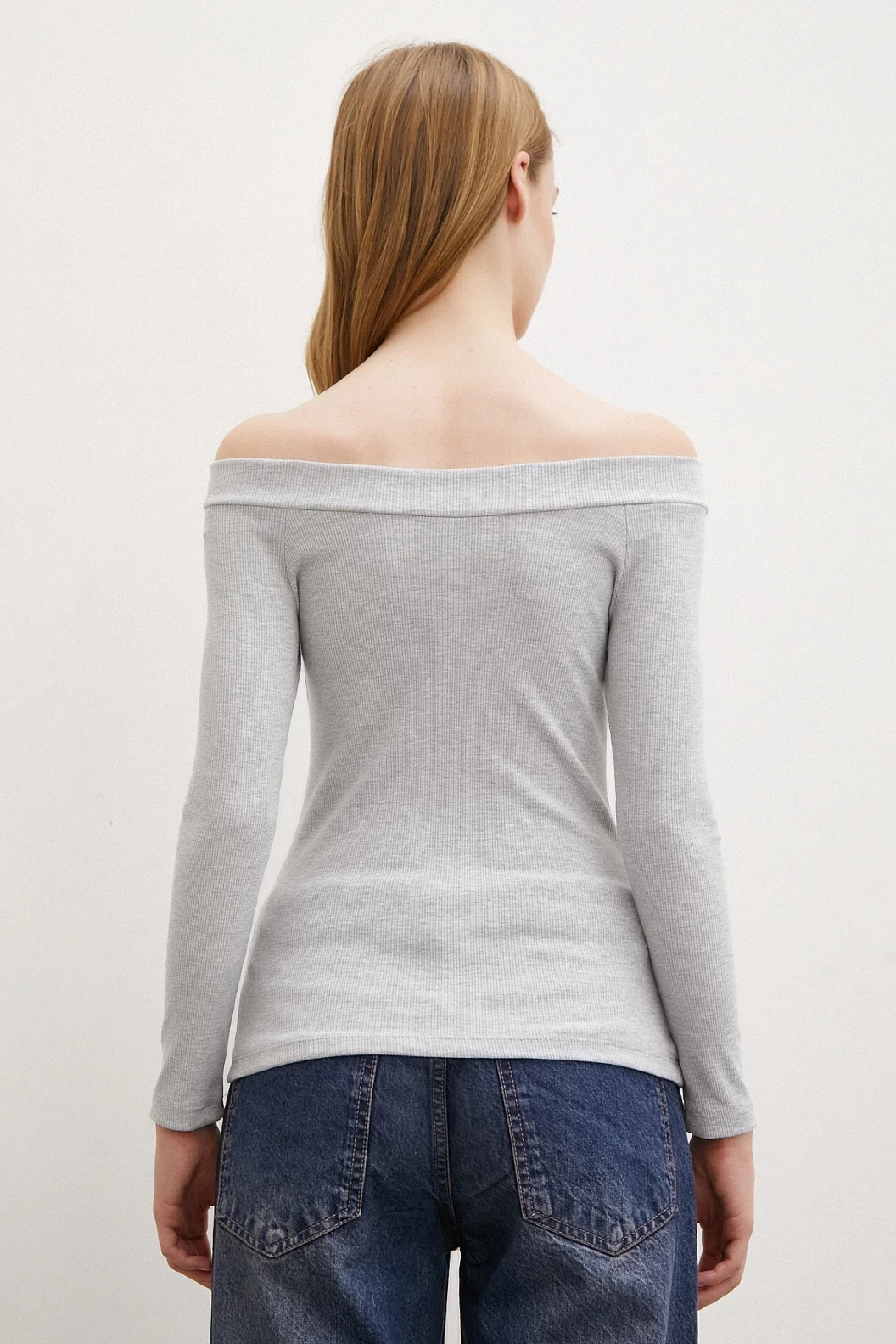 قميص رقبة القارب رمادي