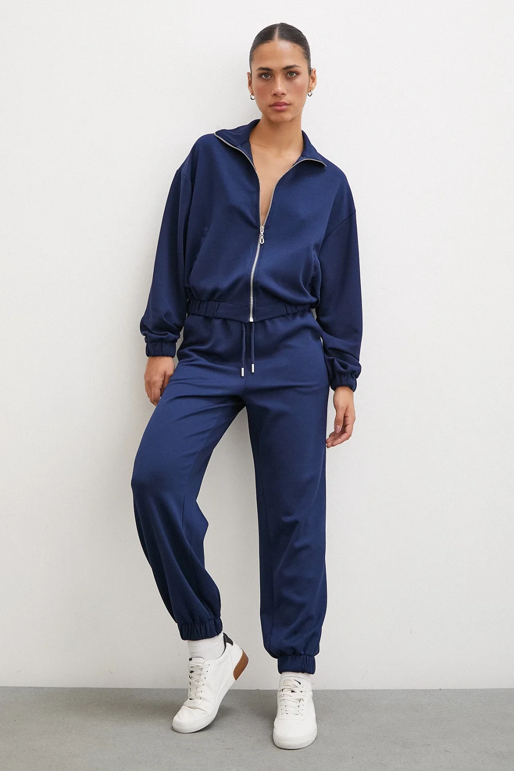 سويت شيرت بسحاب لون أزرق