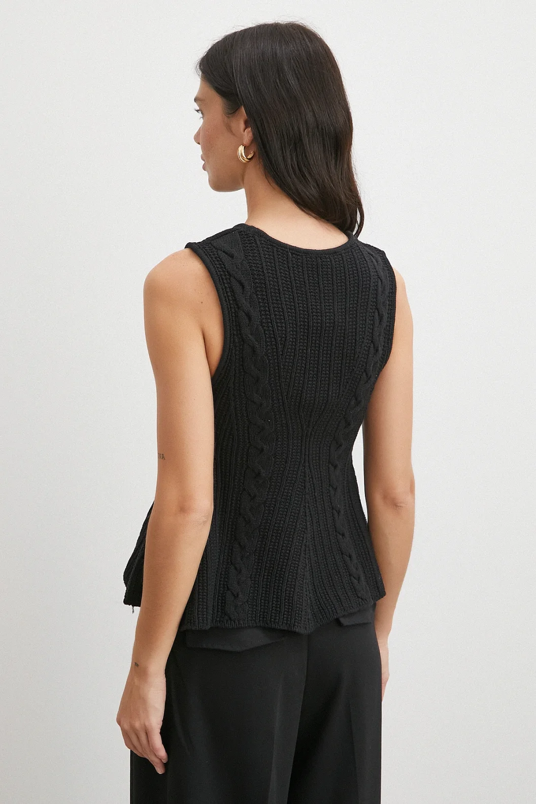 Burgu Örgü Kolsuz Triko Siyah