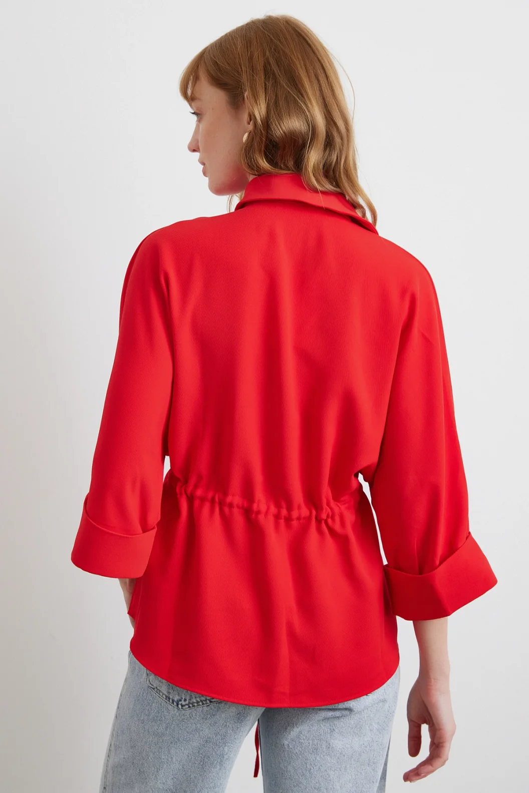 قميص كيمونو أحمر مجعد