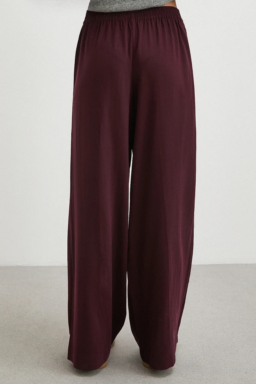 Çizgi Detaylı Geniş Paça Beli Lastikli Pantolon Siyah