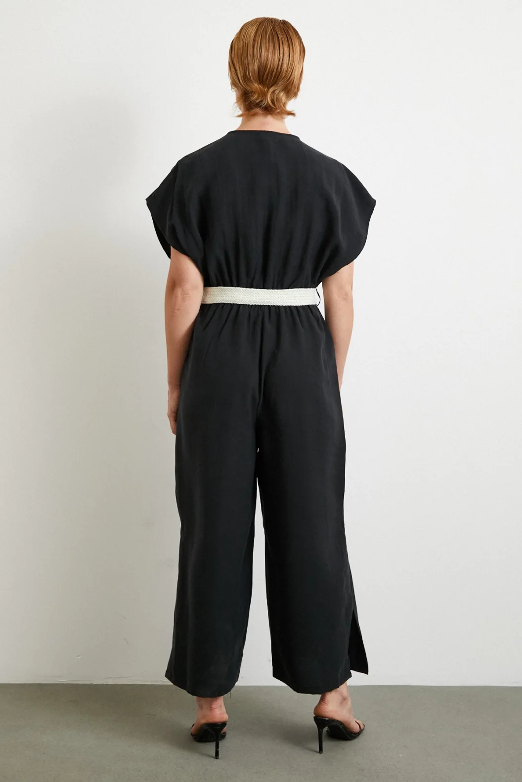 Gürtel mit detaillierten Fledermausärmeln Schwarz