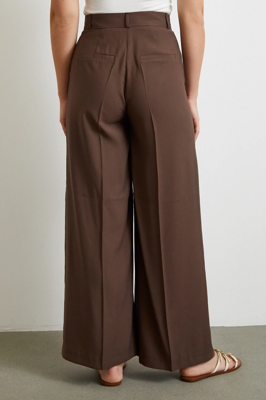 بنطلون بالاتزو بقصة واسعة كاحل - بني