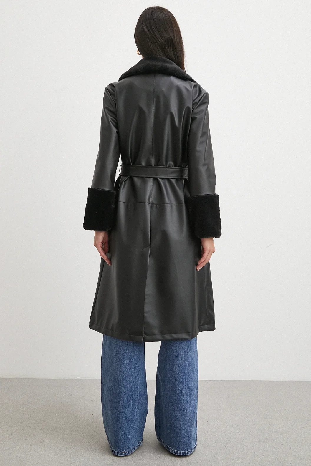 Kürklü Kuşaklı Deri Pardesü Siyah