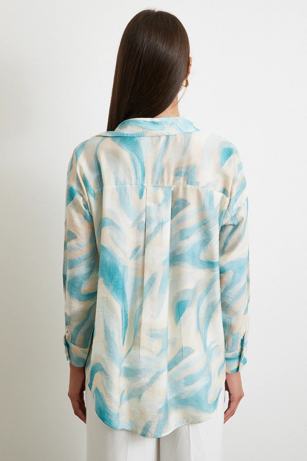 نسيم البحر قميص تركواز