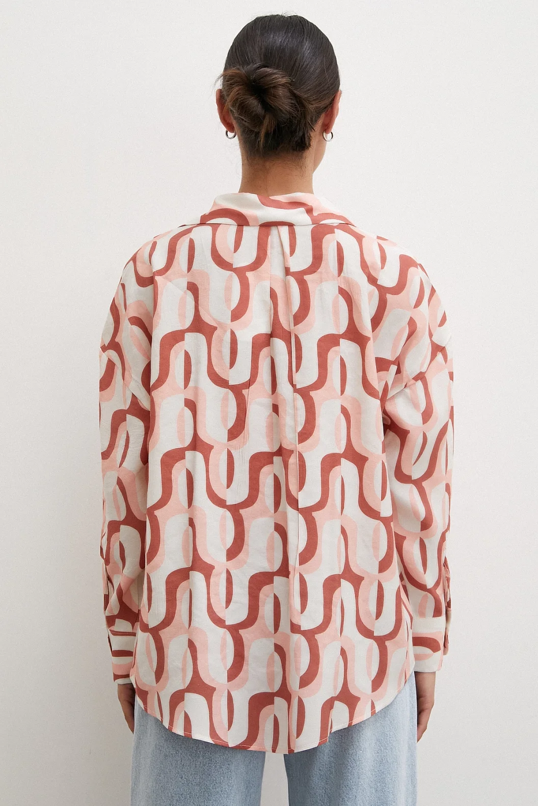 قميص بوب كريم التسعينيات