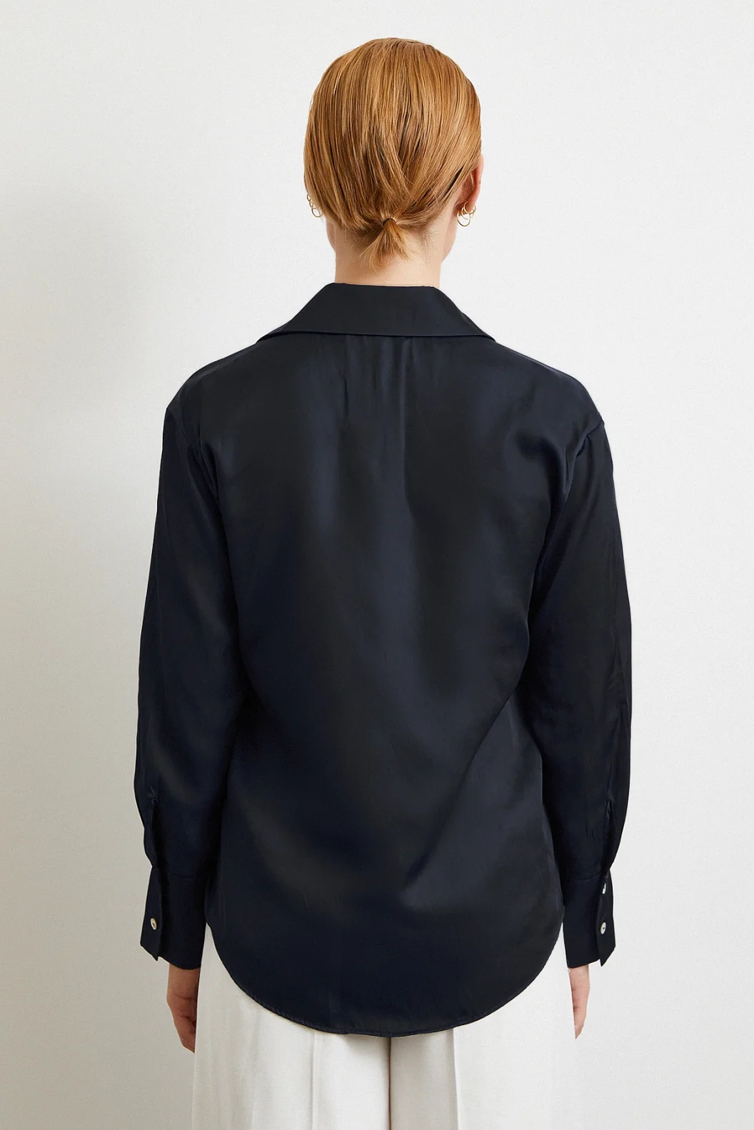 قميص بنقشة مائلة أسود