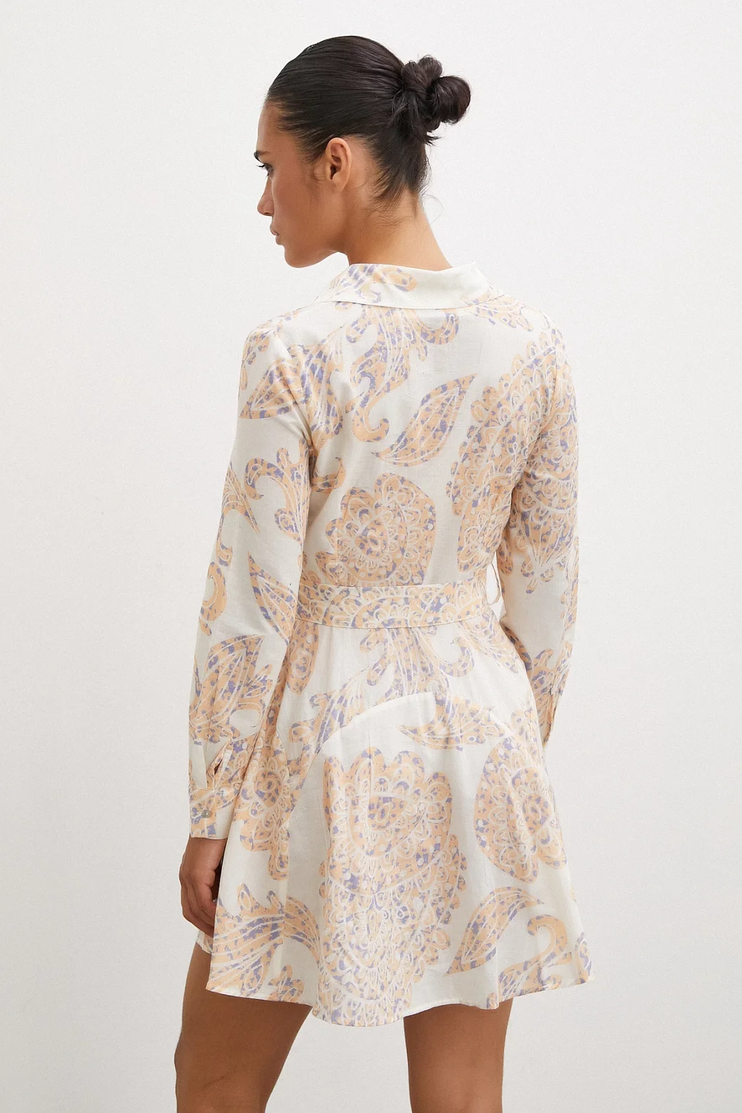 فستان مطبوع بنقوش غودي