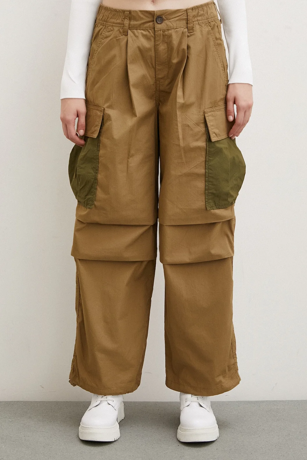 Elastic Waist Cargo Pocket Parachute Pants Khaki