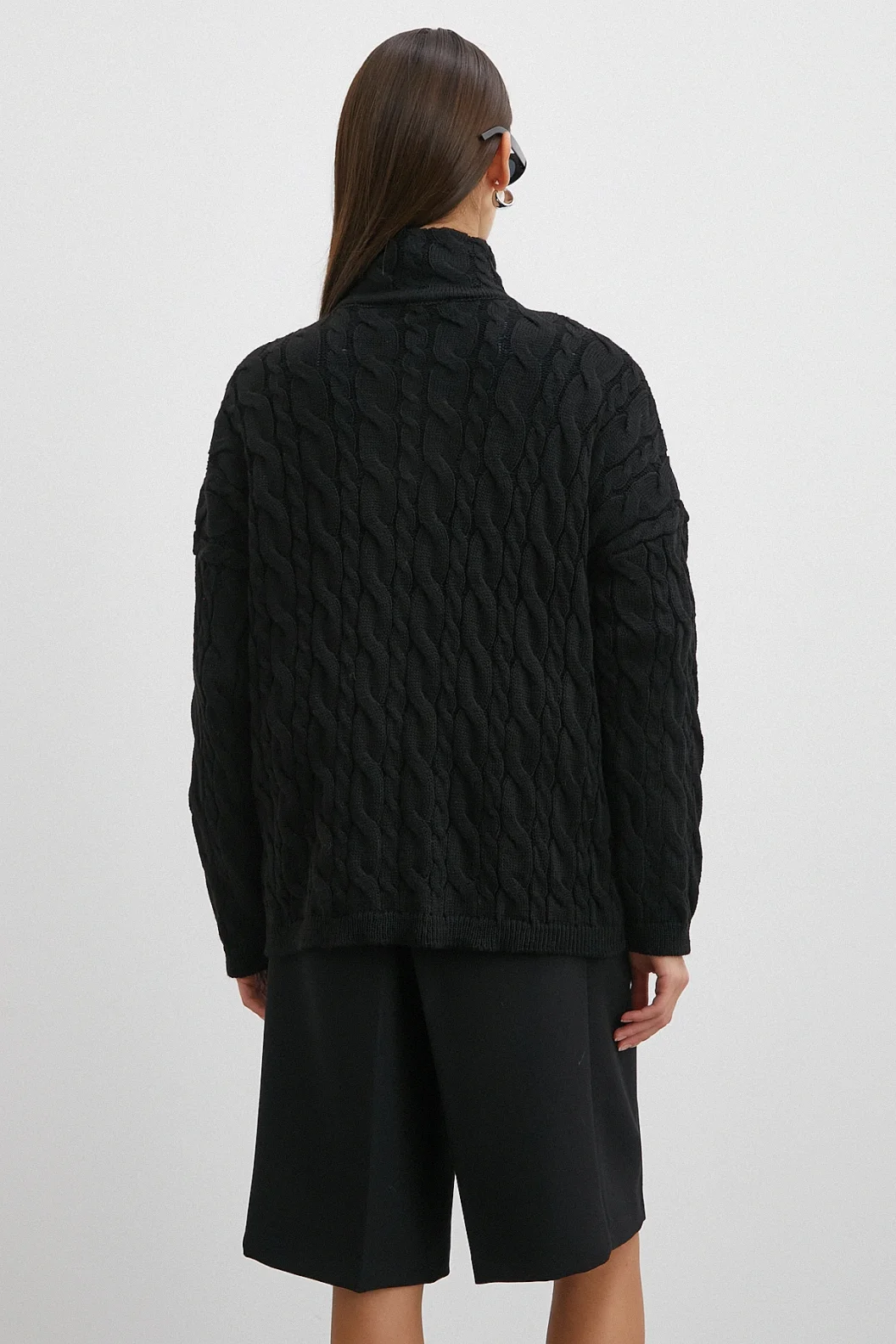 Saç Örgülü Yarım Fermuarlı Kazak Siyah