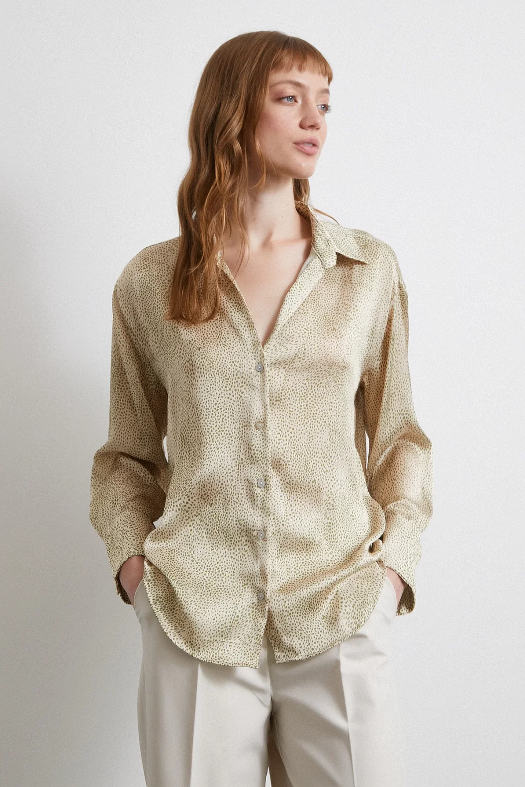 V-Ausschnitt gemusterte Satinbluse Grün