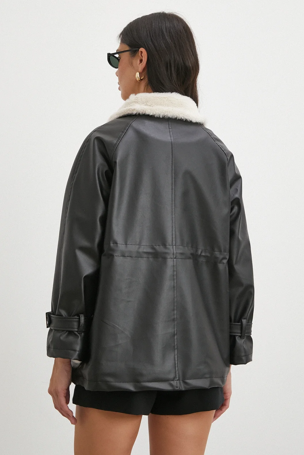 Kürklü Yaka Detaylı Deri Ceket Siyah