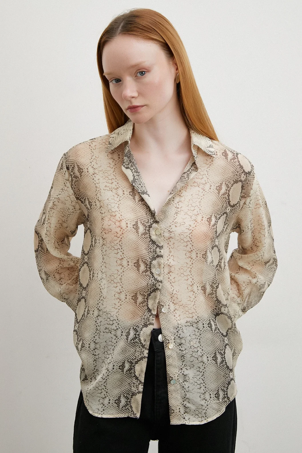 Yılan Derisi Desenli Tül Gömlek Bej