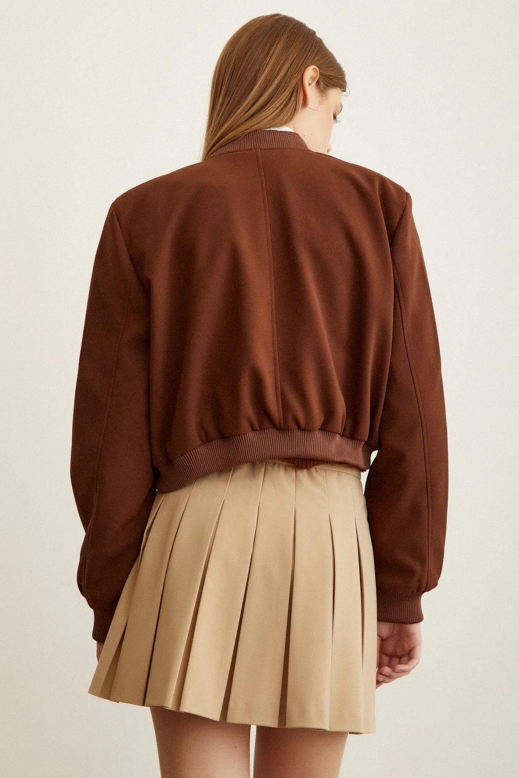 سترة كاجوال بسحاب وبطانة بنية