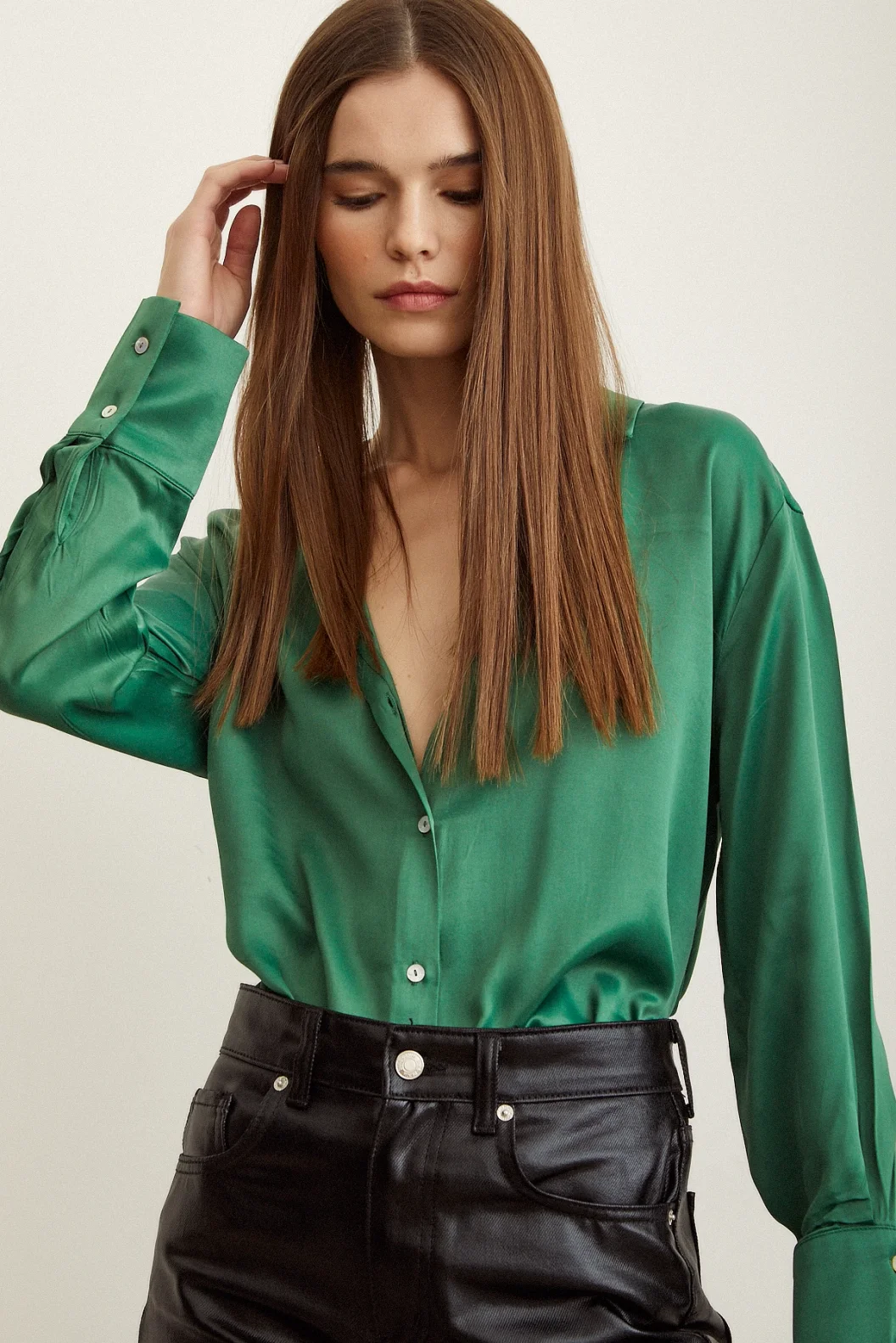 قميص ساتان بنيتون الأخضر