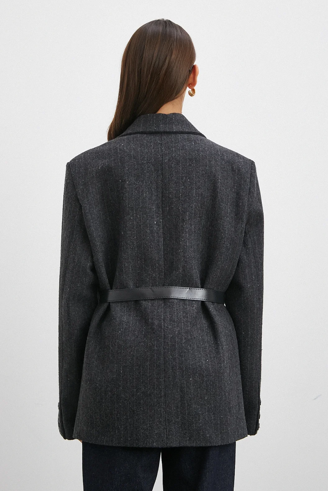 Çizgi Detaylı Kemerli Kaşe Ceket Siyah