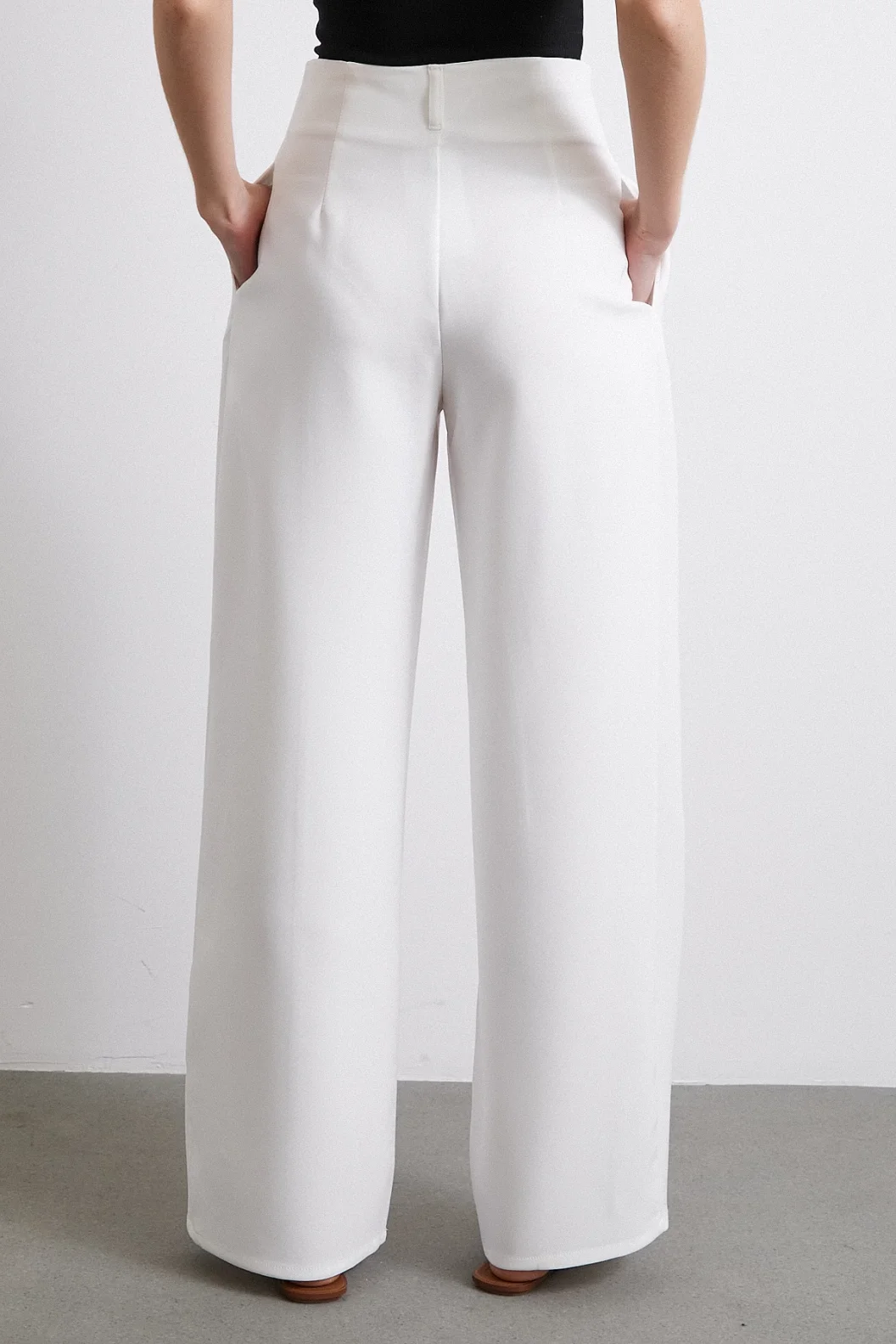 Bel Detaylı Wide Leg Pantolon Ekru