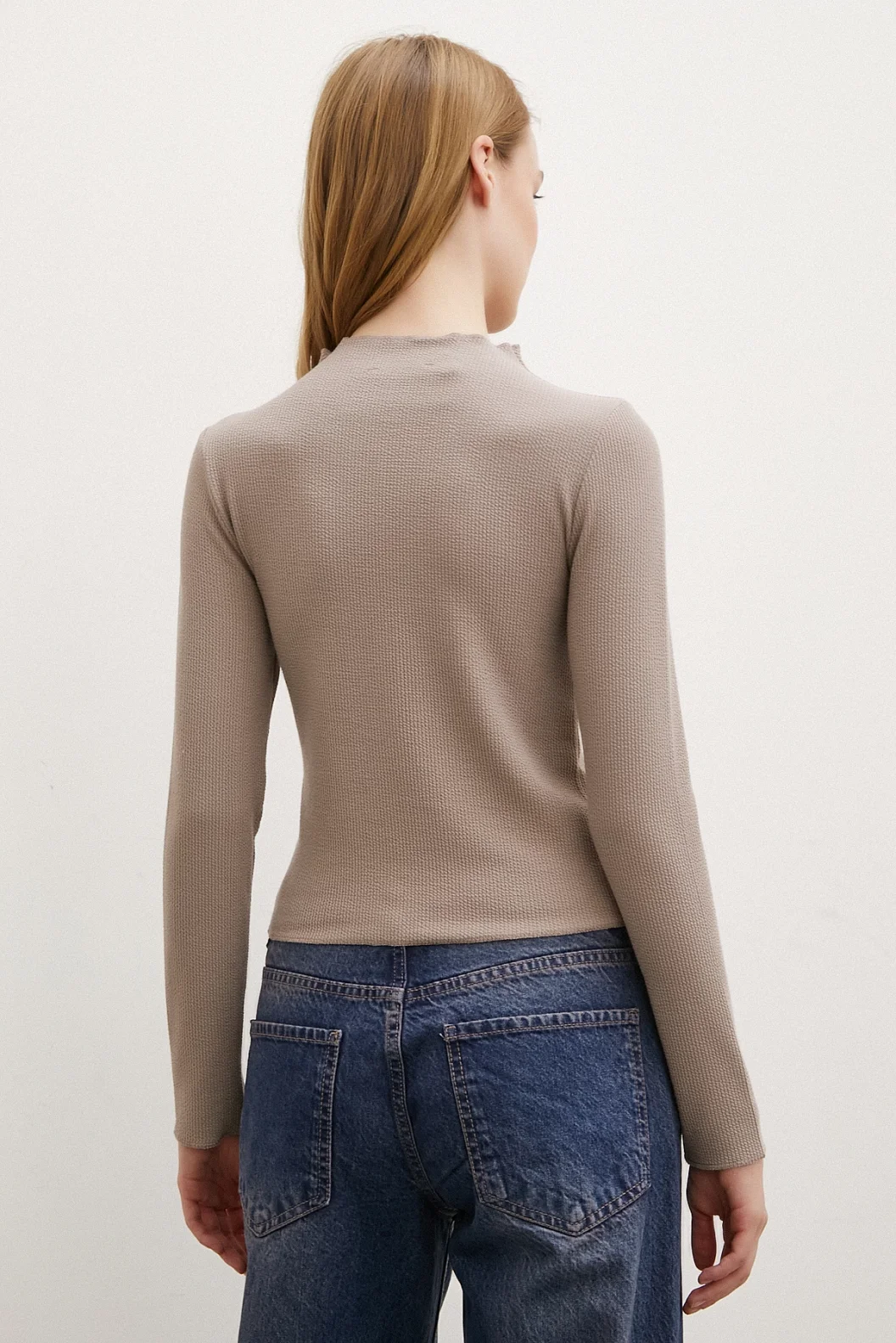 قميص مخاصم بأمام متقاطع